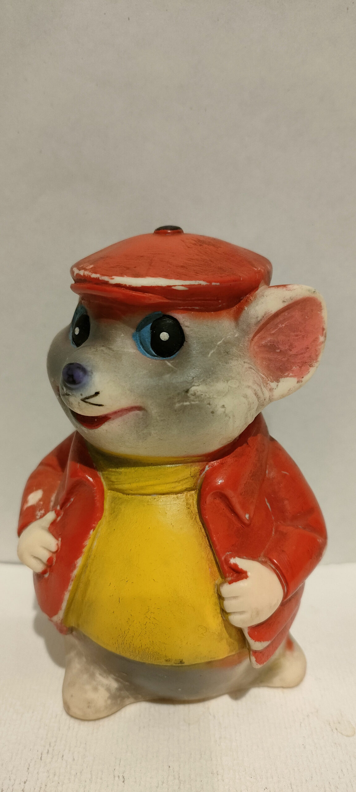 Bernie (Bianca & Bernie ) – Giacca Rossa – Cappello Rosso