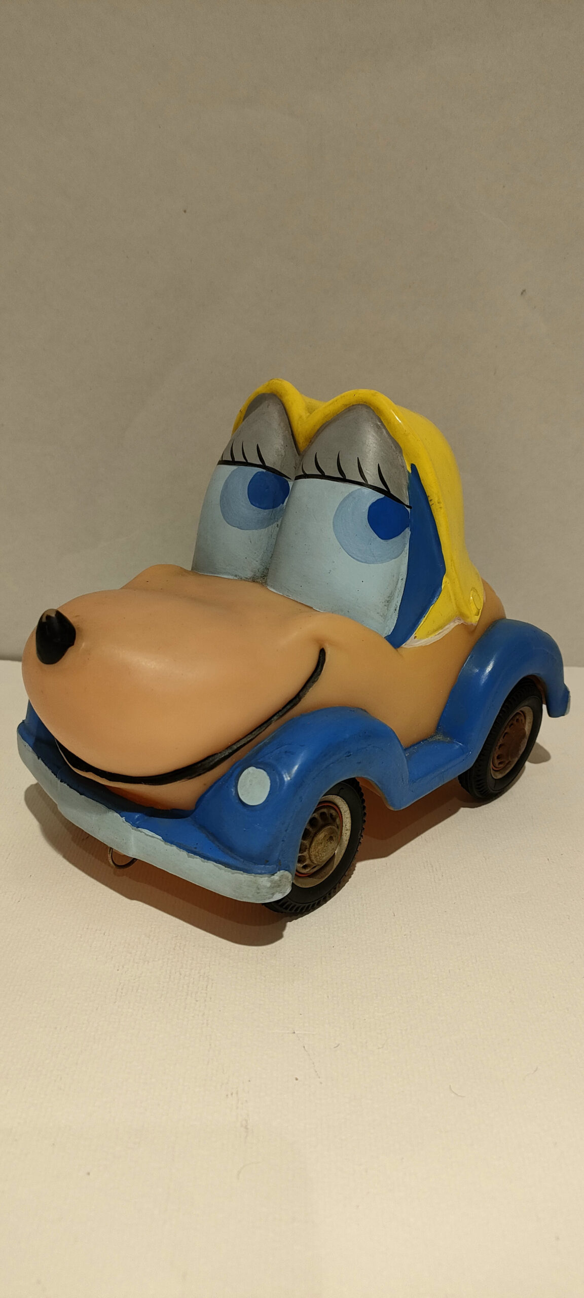 Susie – Il Piccolo Coupe Blu