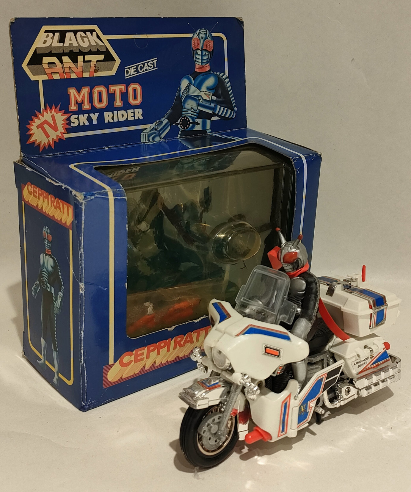 Kamen Rider –  In Moto – In Box