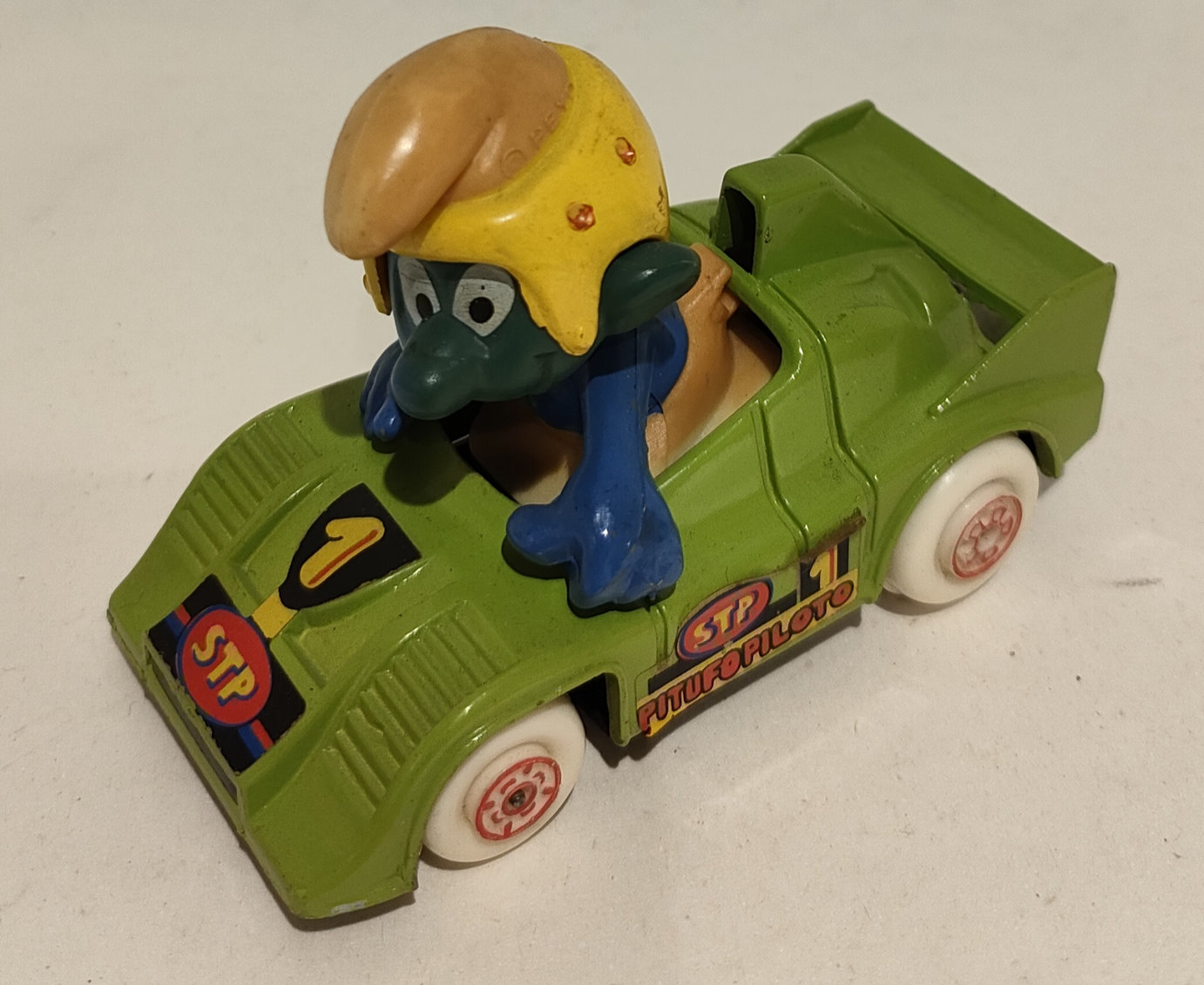 Puffo – In Auto Verde da Corsa – Scala 1:43