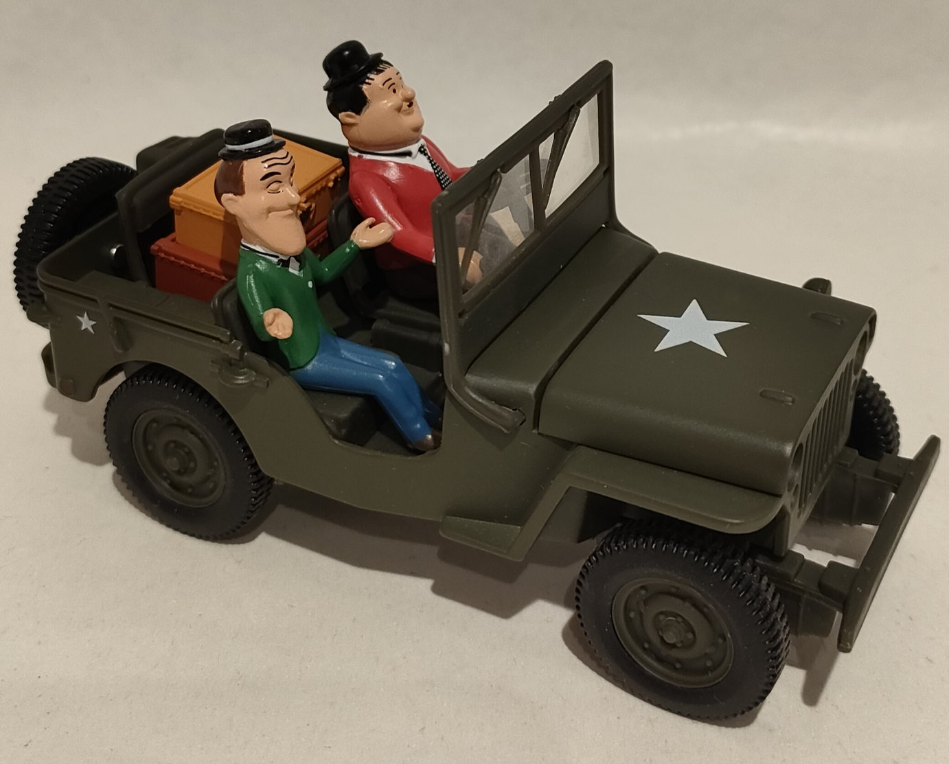 Stanlio e Ollio – In Jeep Militare – Scala 1:32