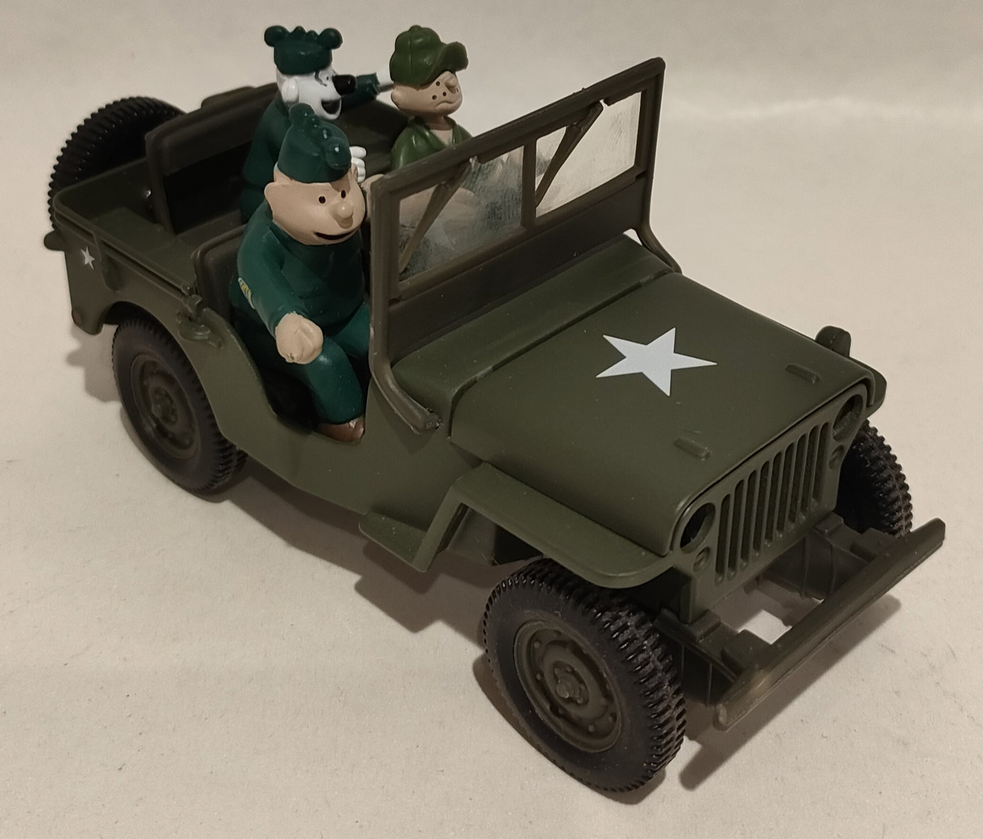 Beetle Bailey – In Jeep Militare – Scala 1:32