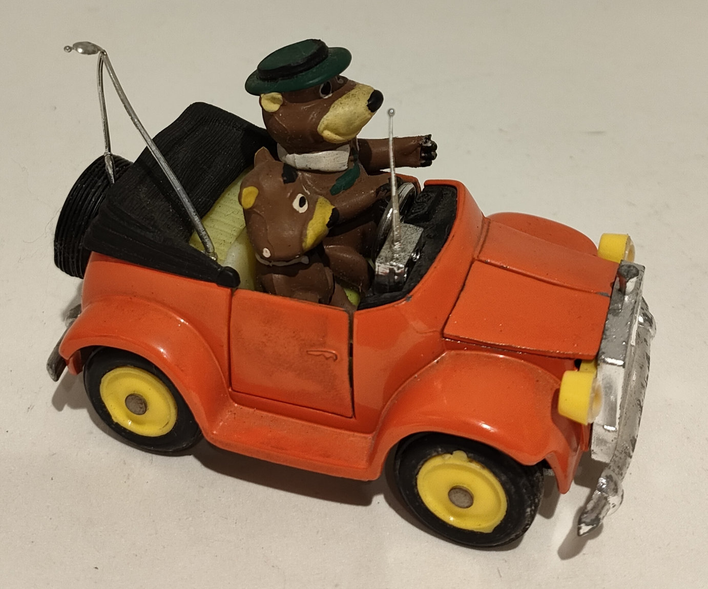 Auto Yoghi & Bubu – Scala 1:35