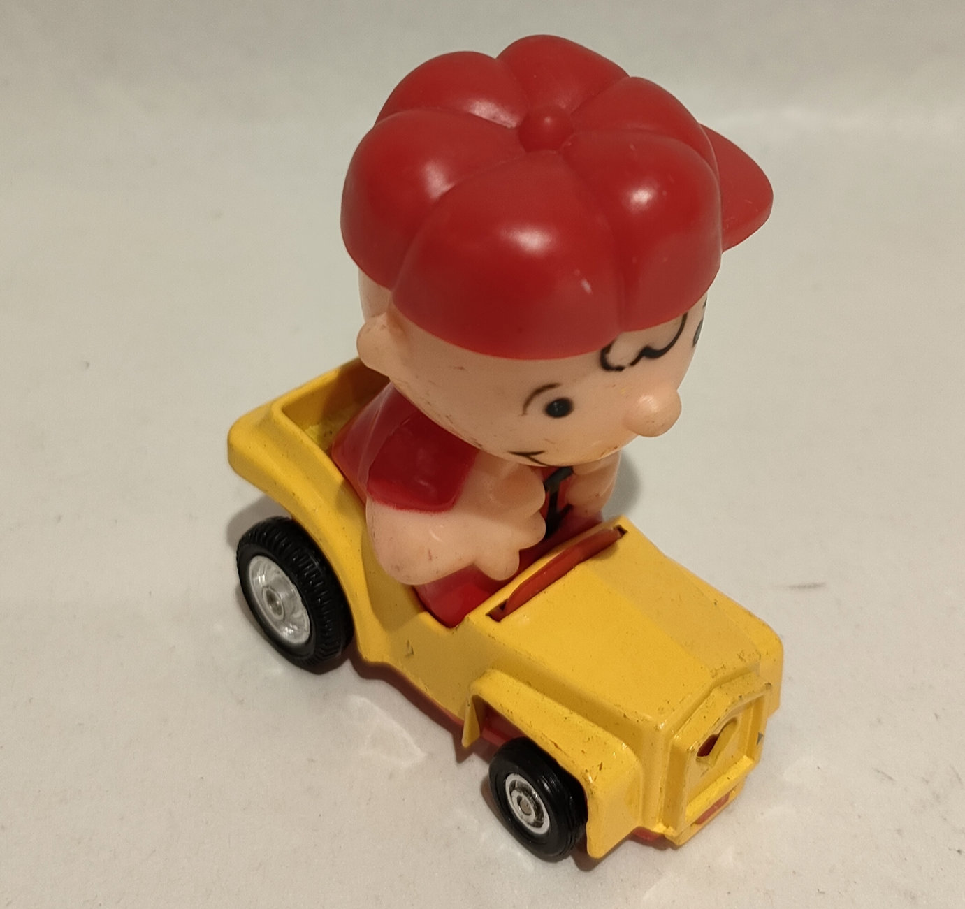 Charlie Brown – Snoopy – Su Auto Gialla