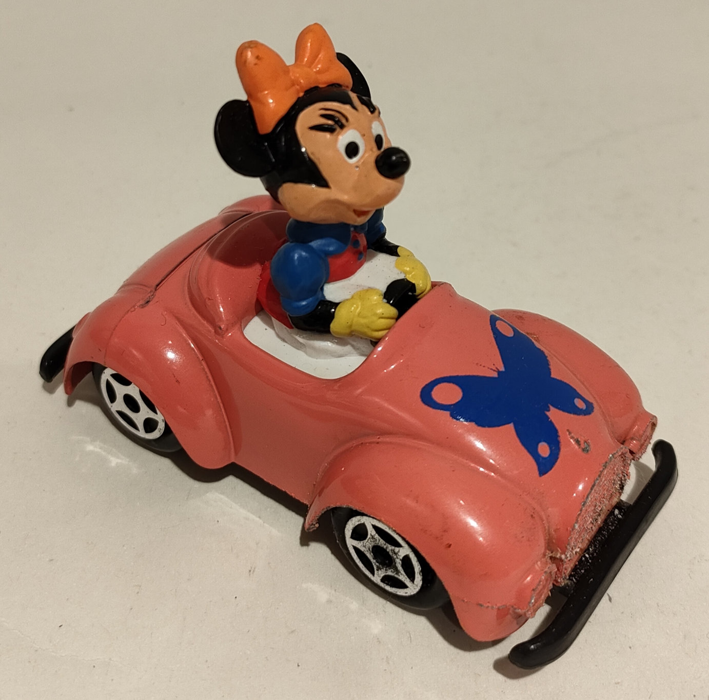 Minnie – In Auto Rosa – Scala 1:43