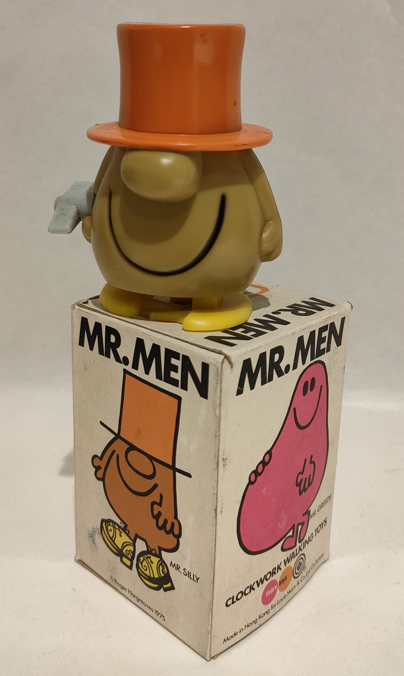 Mr Men – Marrone – Cappello Arancio – A Carica – In Box