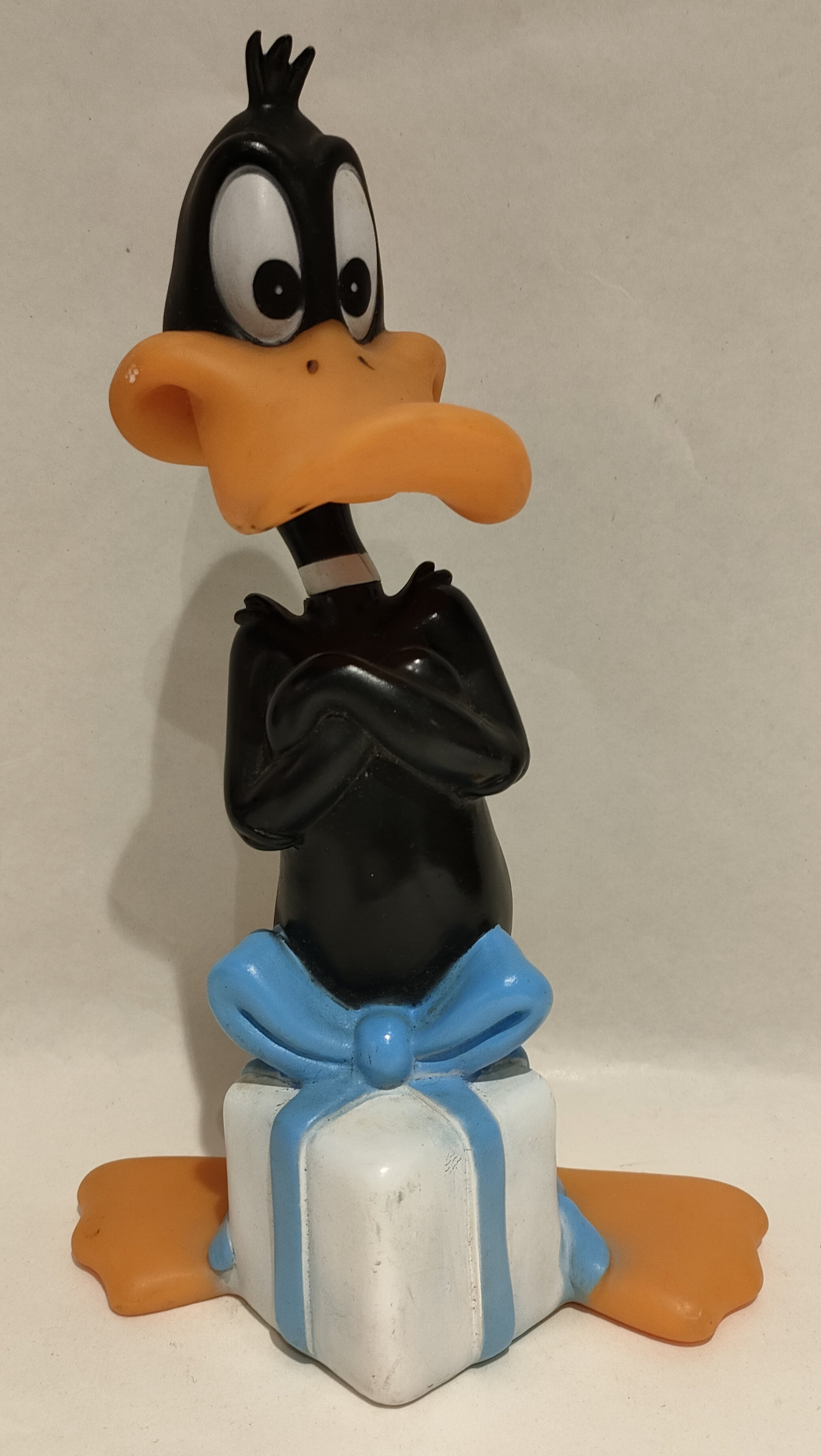 Duffy Duck – Con Pacco Regalo – Warner Bros