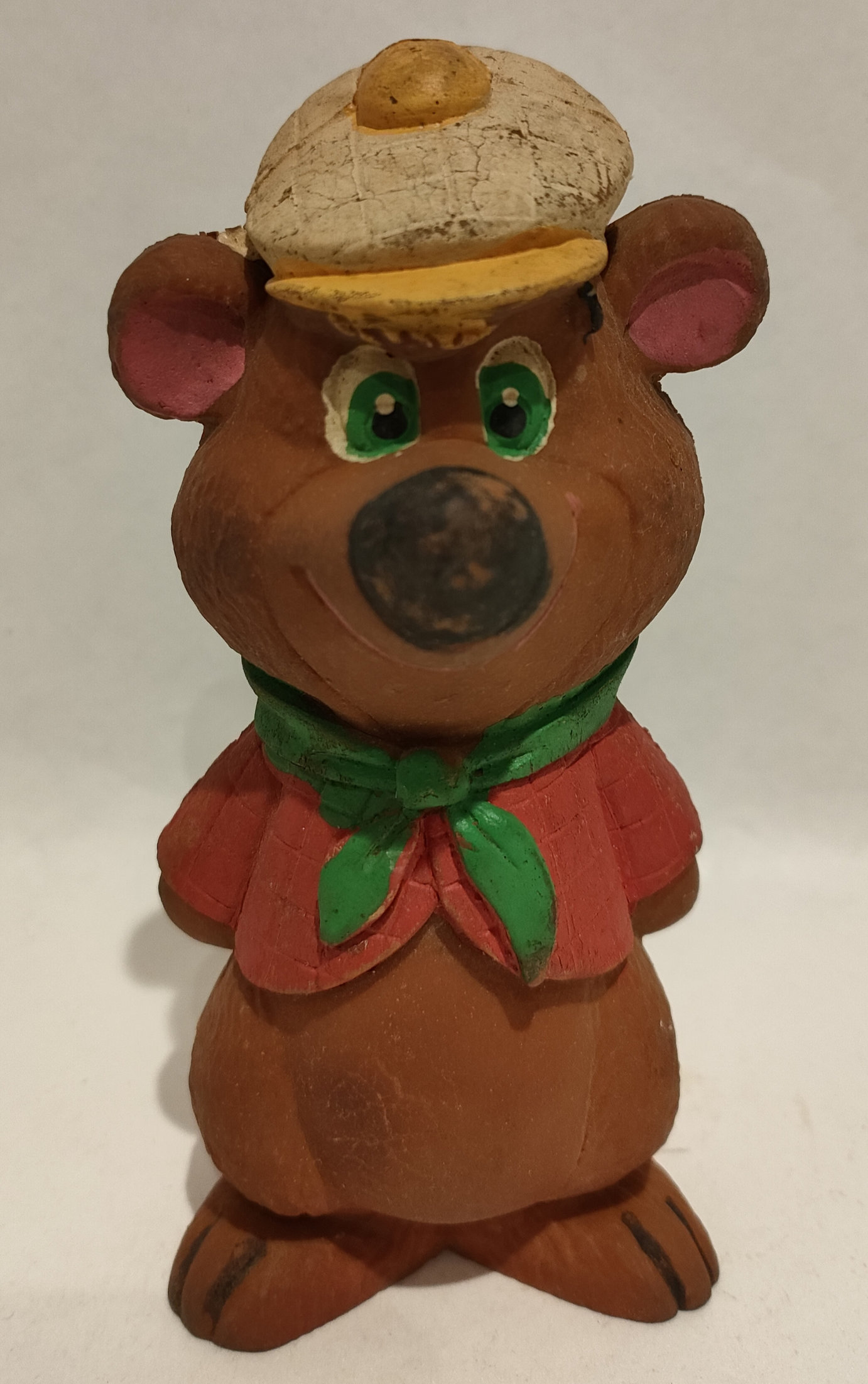 Yoghy – Con Cappello Bianco