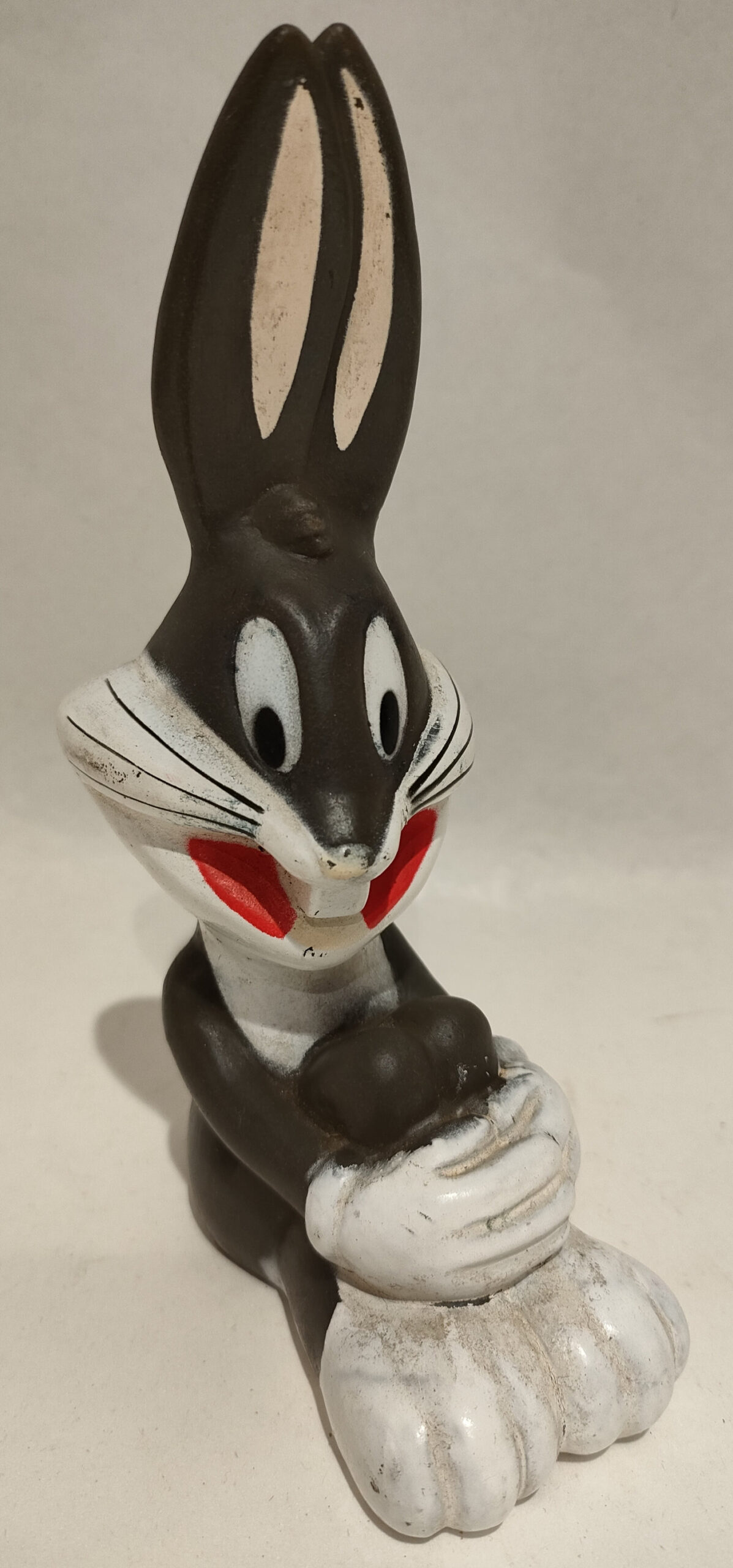 Bugs Bunny Seduto