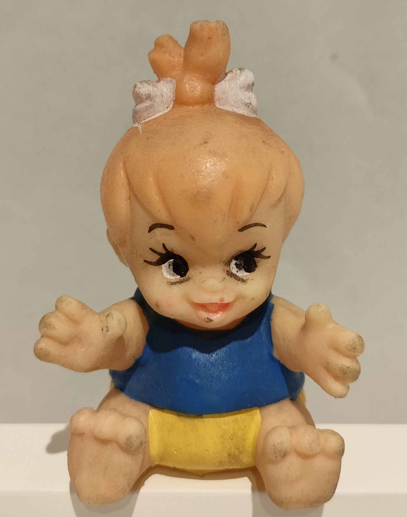 Ciottolina Seduta – Maglia Azzurra – The Flinston – Hanna & Barbera