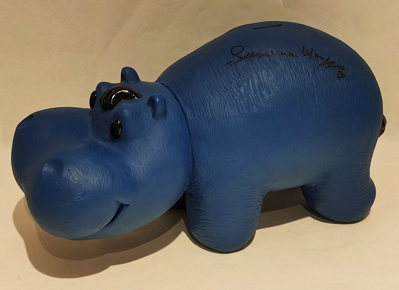 Ippopotamo Pippo Lines – Salvadanaio – Marca Huggies – Autografo Susanna Messaggio