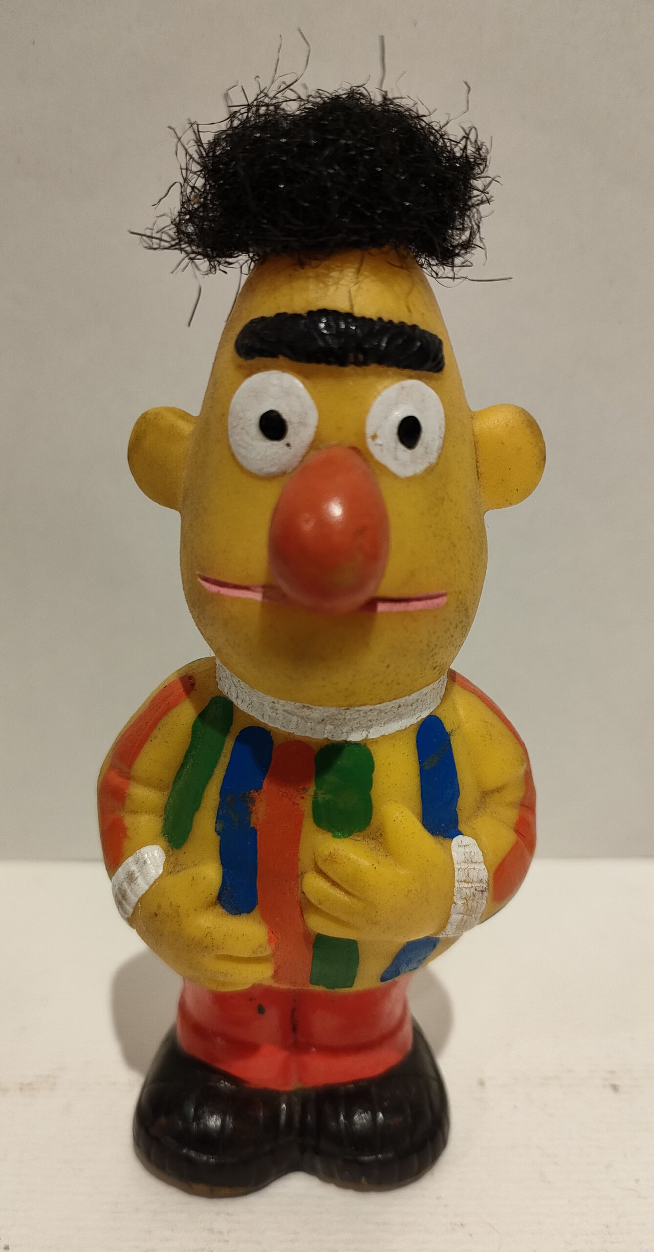 Muppet Show – Bert – Maglia a Righe e Ciuffo Capelli Veri