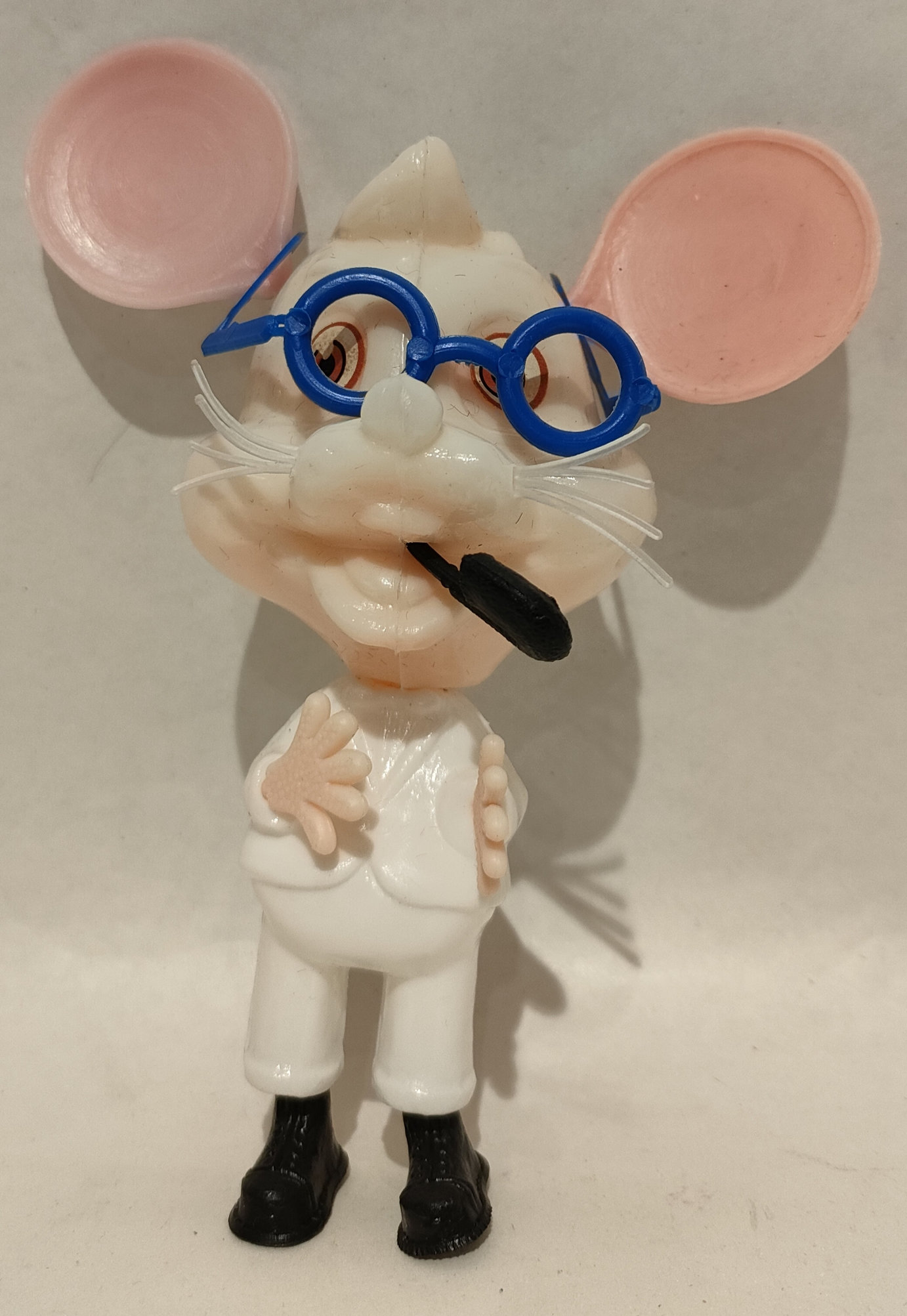 Topo Gigio – Vestito Bianco – Occhiali Blu – Pipa Nera  – Oskar – Componibile Moplas