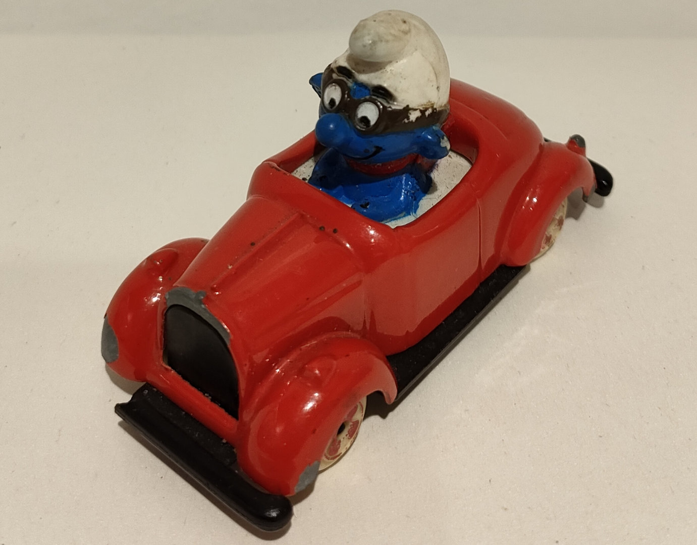 Auto Rossa Puffo