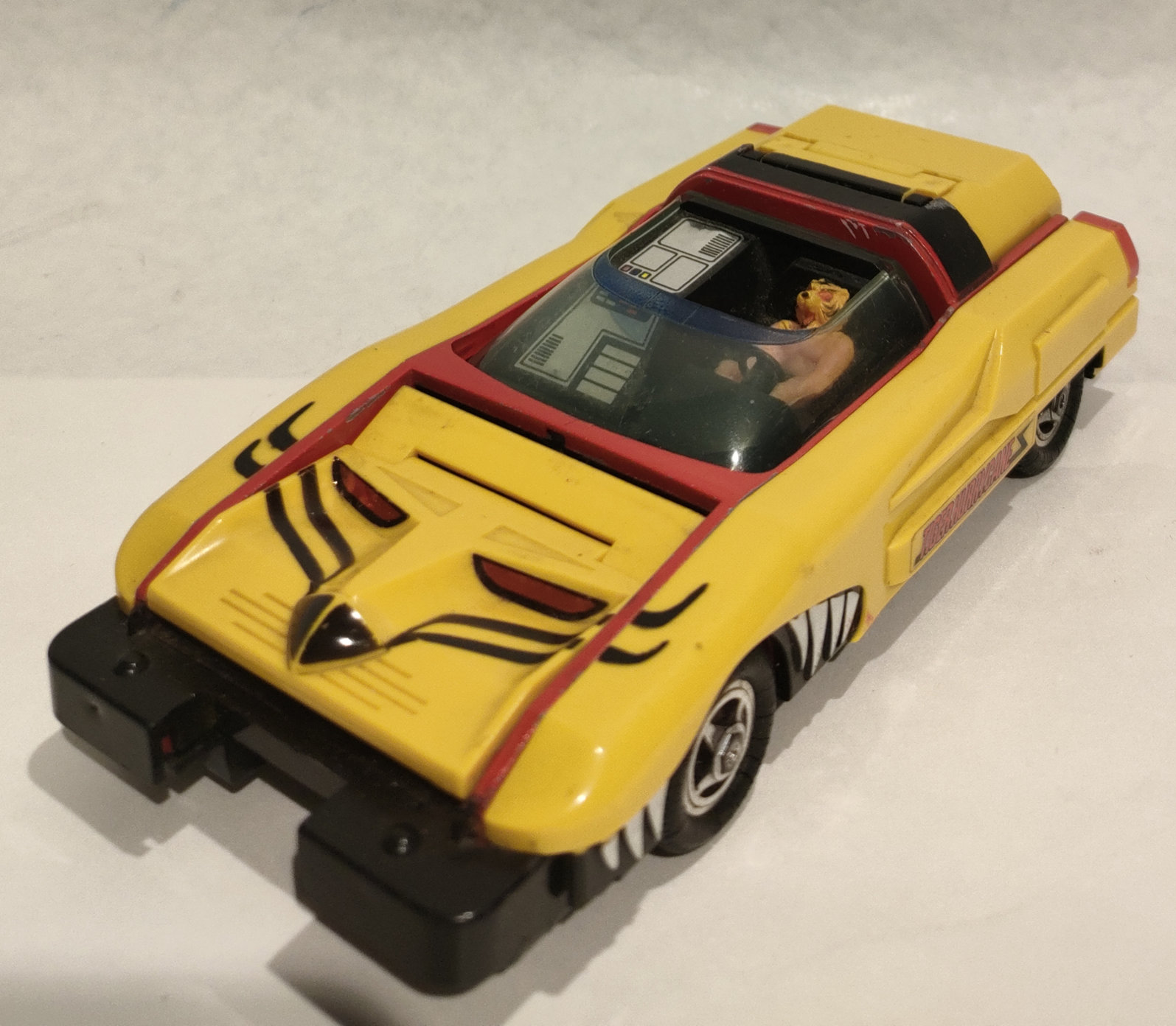 Uomo Tigre – Auto