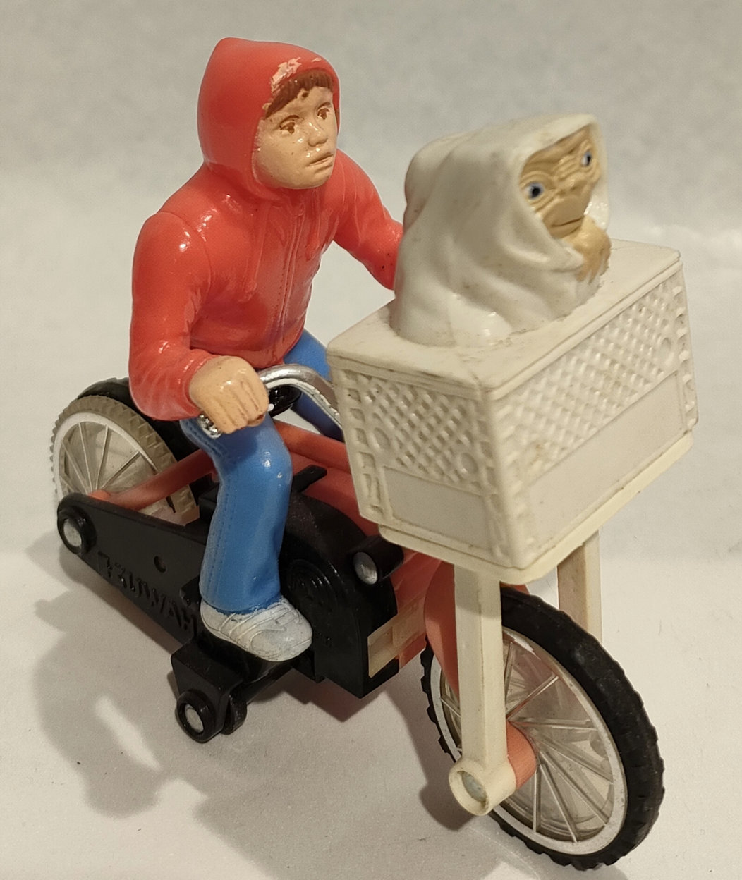E.T. in Biciletta con Elliot