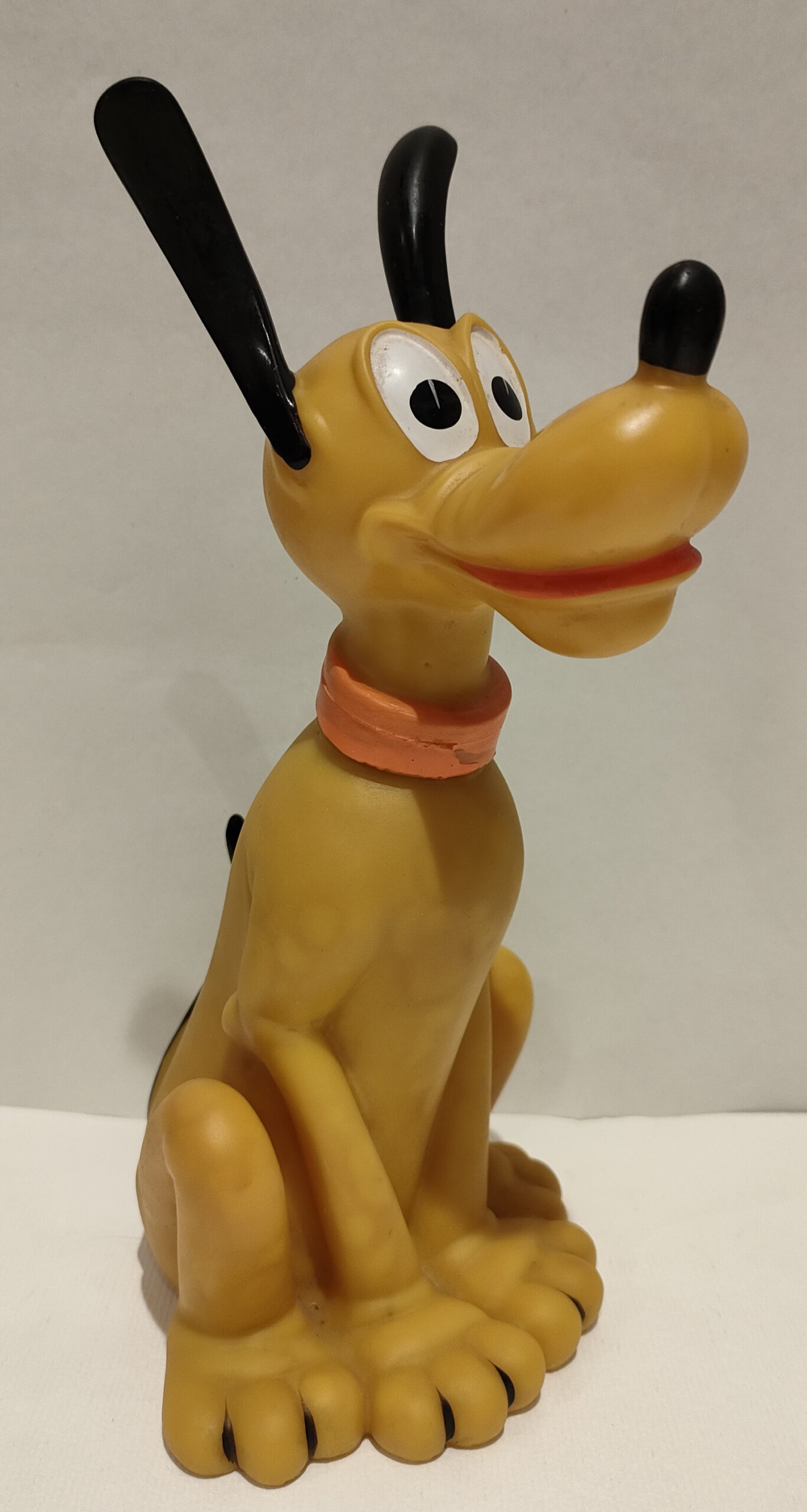 Pluto De Lacoste