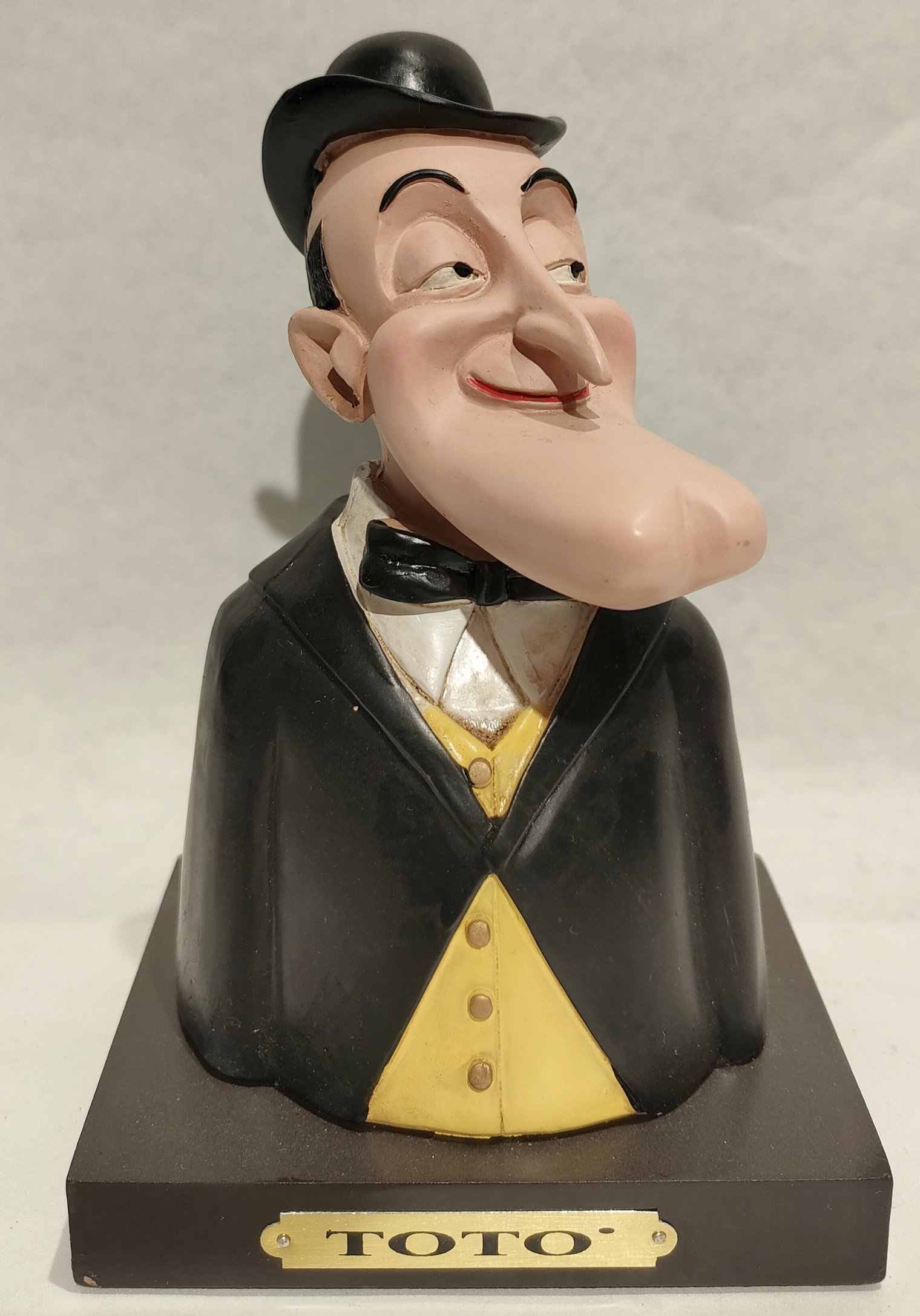 Totò Mezzobusto