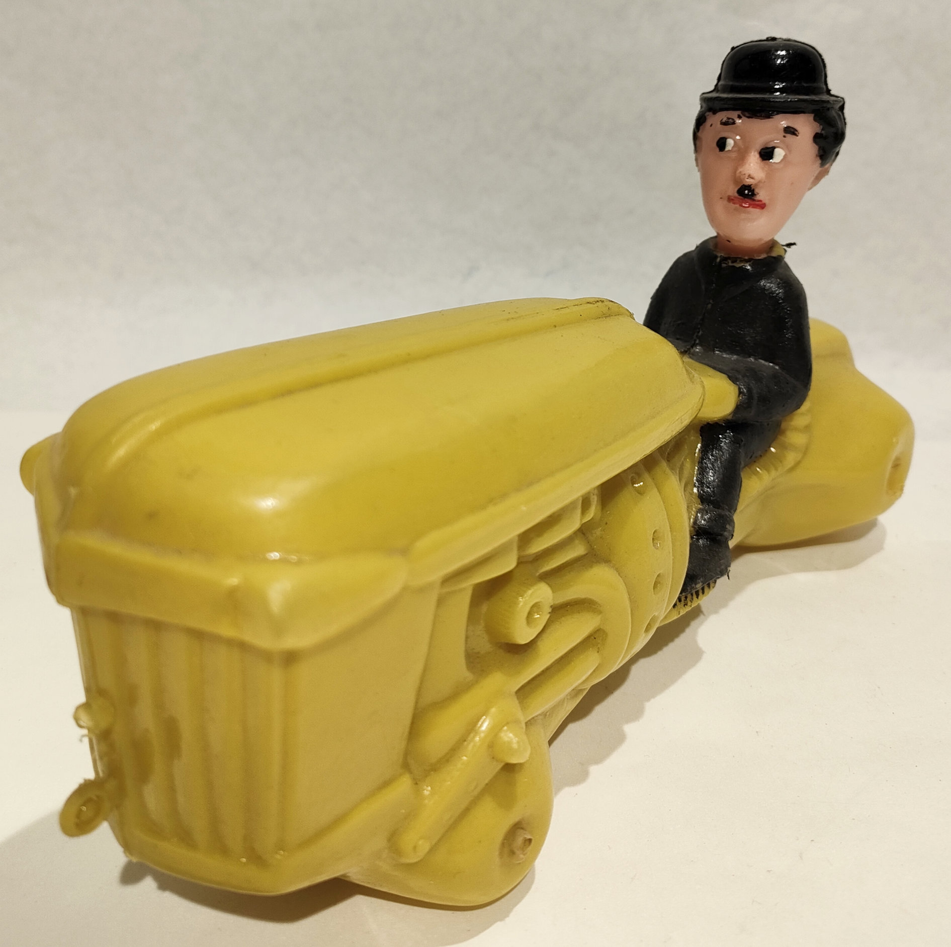 Charlie Chaplin – Su Trattore – Plastica Moplas