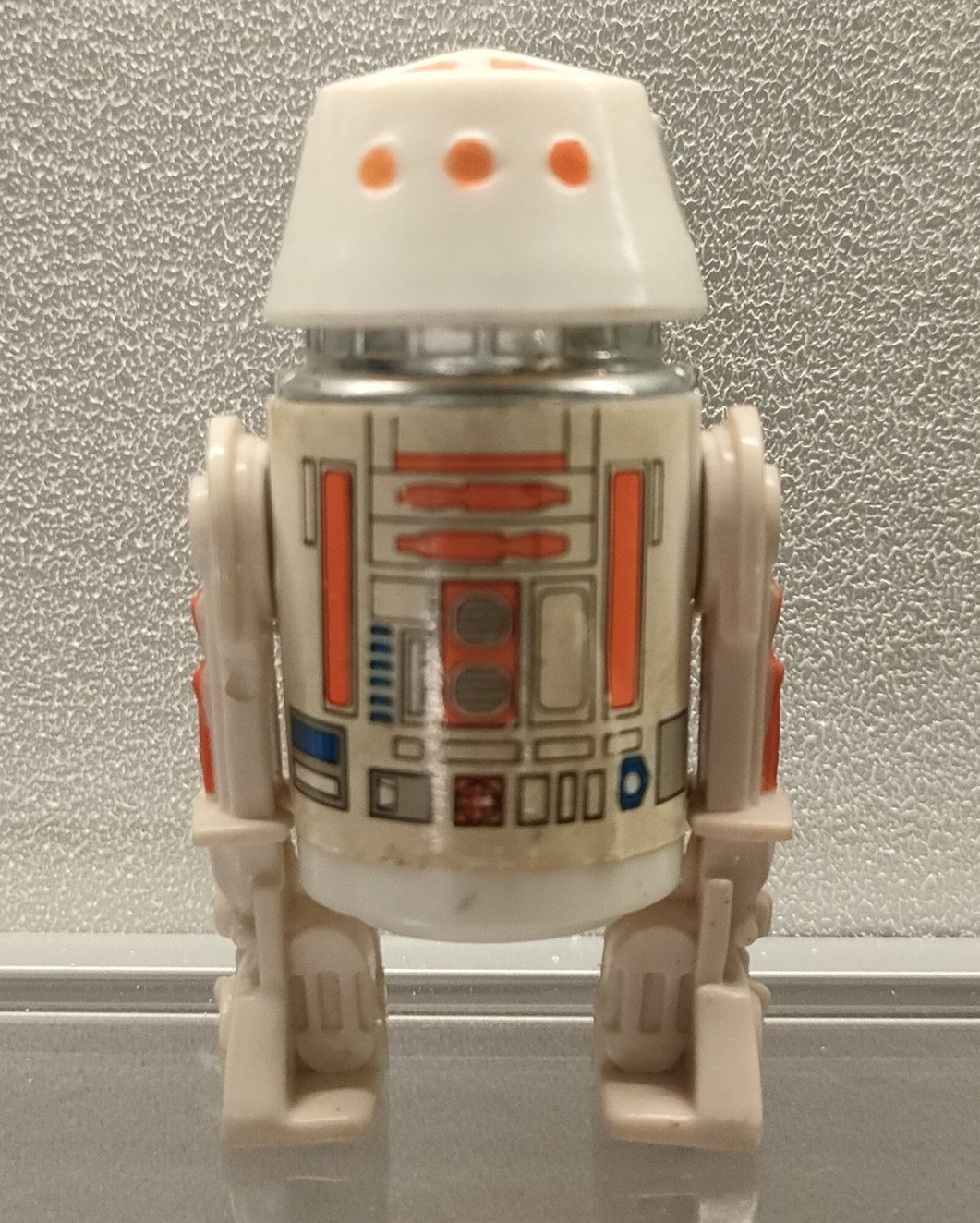 Robot R5-D4