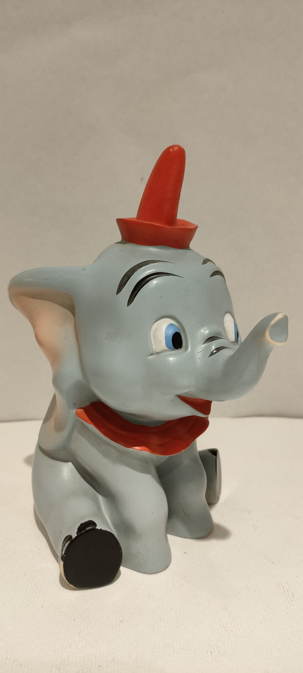 Dumbo – Cappello Rosso – Ghirlanda Rossa