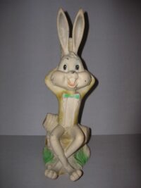 BUGS BUNNY SEDUTO – W.BROS VINILOS ROMAY S.A. PAT EN TRAM SEVEN ARTS INC. – 30CM