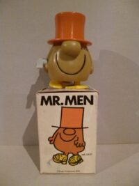 MR MEN (vinile a carica) ROGER  HARGREAVES 1975 CLOCKWORK WALKING TOYS – IN BOX – 8CM