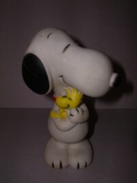 SNOOPY CON WOODSTOCK DANARA 1958-66-72 UNITED FEAT.SYND. MADE IN TAIWAN  – 14CM